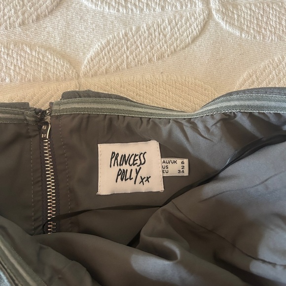 Princess Polly Charcoal pinstripe strapless crop top size 2. Like new - Picture 4 of 16